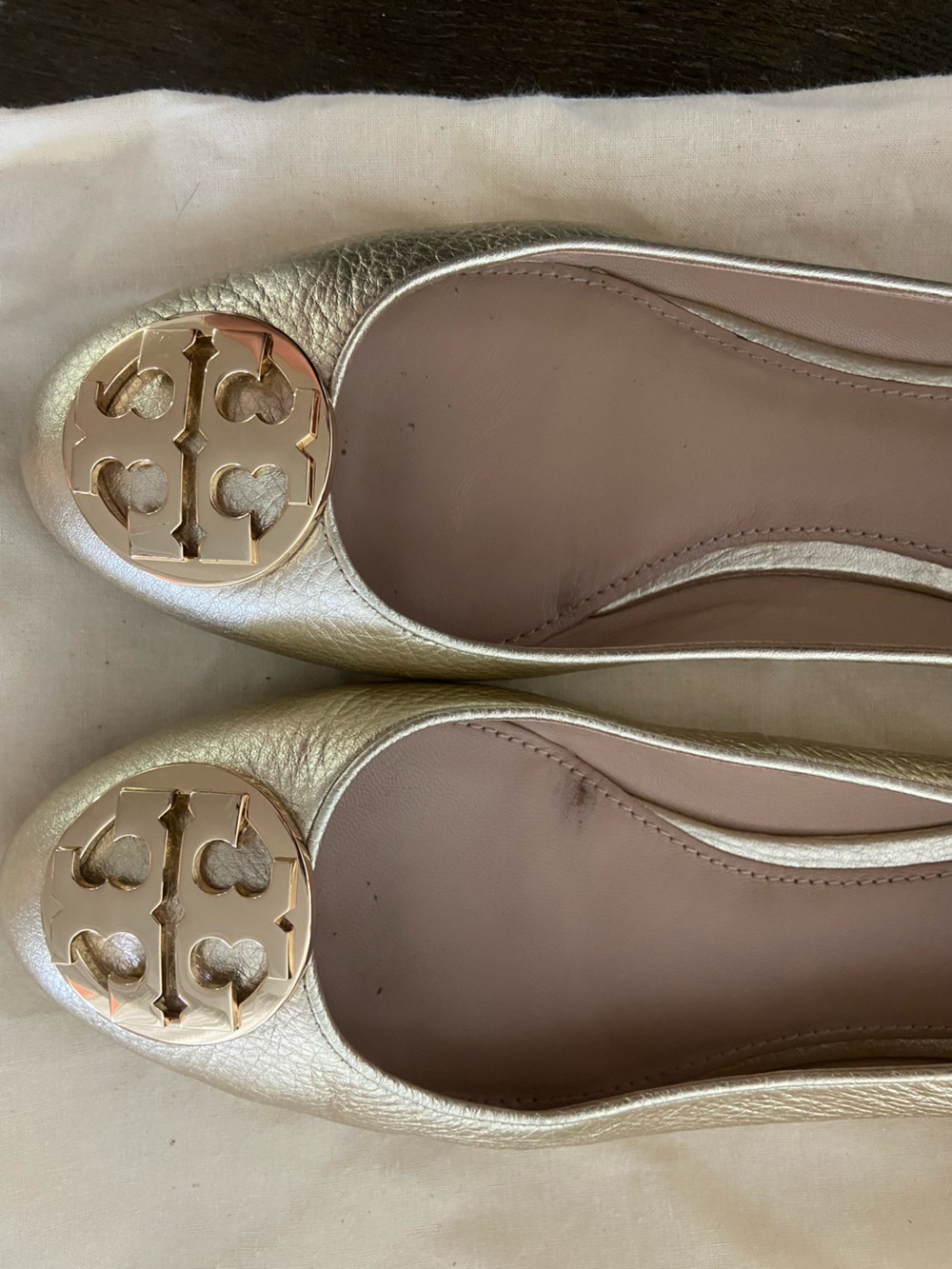 Tory Burch Metallic Gold Logo Ballet Flats - Picture 4 of 12